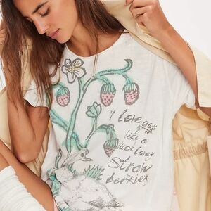 Magnolia Pearl Ducks Love Strawberries Tee (With Tags)